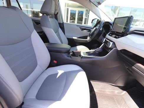 Used 2024 Toyota RAV4 Limited image 23