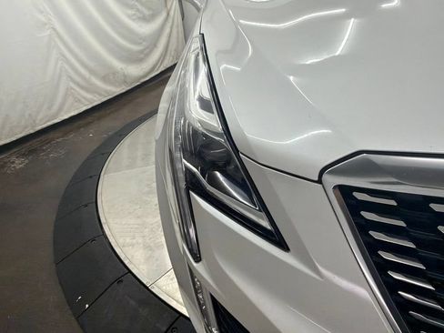 Used 2020 Cadillac XT5 Premium Luxury FWD image 10