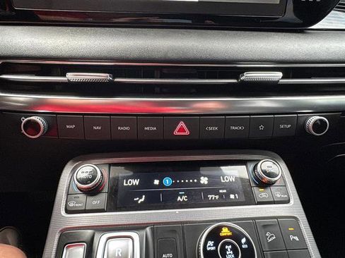 Used 2023 Hyundai Palisade Calligraphy image 27