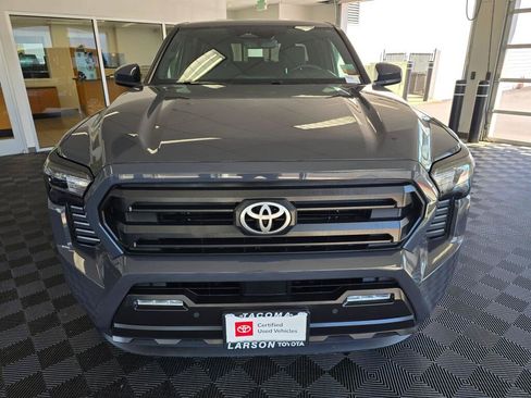 Certified 2025 Toyota Tacoma SR5 w/ SR5 Upgrade Package AWD/4WD image 8