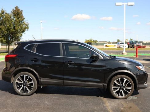 Used 2018 Nissan Rogue Sport SL w/ SL Premium Package image 4