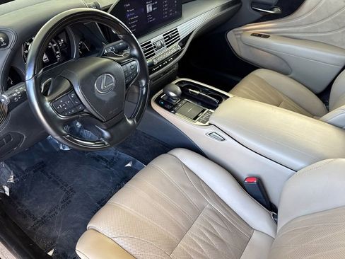 Used 2022 Lexus LS 500 w/ Interior Upgrade Package RWD image 12