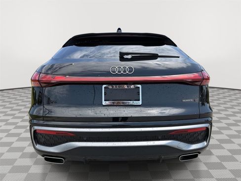 Certified 2025 Audi Q5 Prestige w/ 20" Wheel Package AWD/4WD image 4