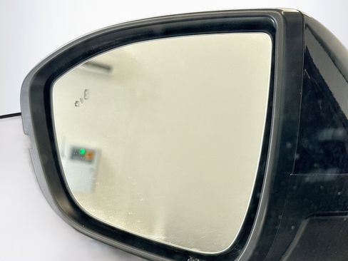 Used 2024 Nissan Pathfinder S image 16