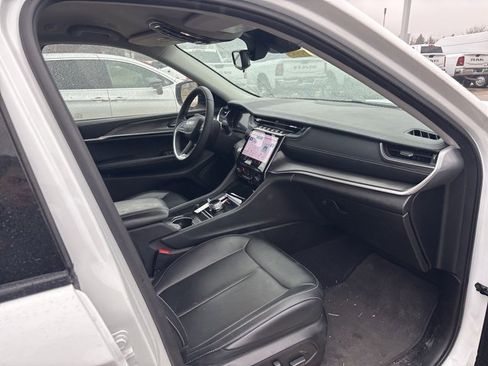 Certified 2023 Jeep Grand Cherokee Limited image 6