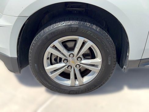Used 2017 Chevrolet Equinox LS FWD image 12