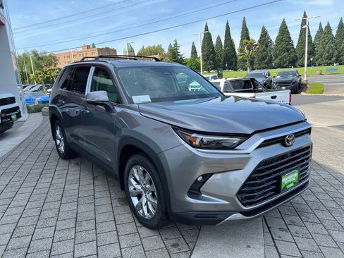 New 2026 Toyota Grand Highlander AWD image 7