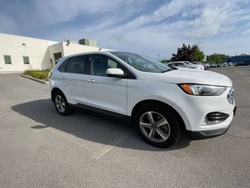 Certified 2022 Ford Edge SEL w/ Convenience Package AWD/4WD image 2