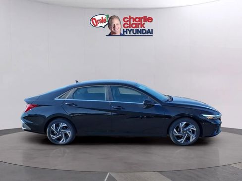 New 2026 Hyundai Elantra Limited FWD image 6