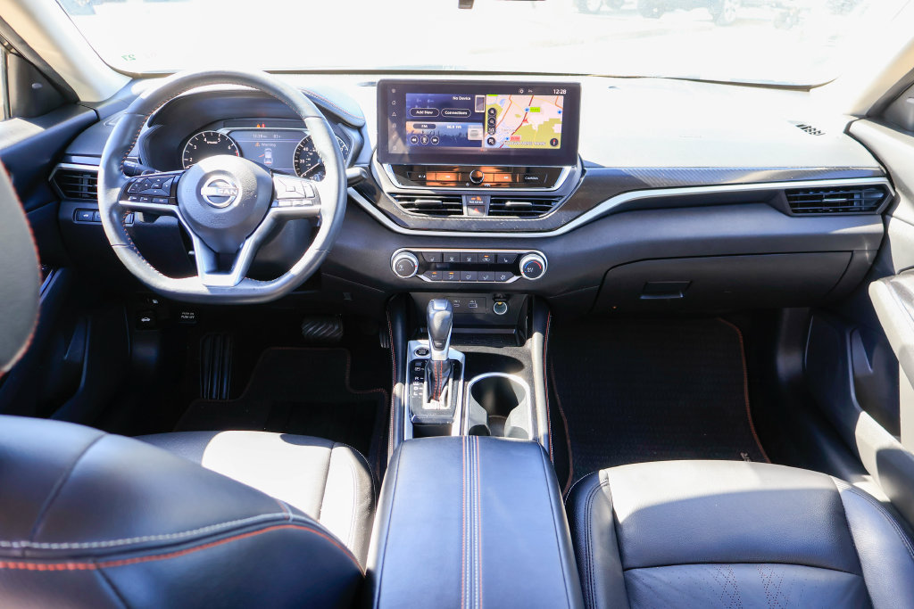 Used 2023 Nissan Altima 2.5 SR w/ SR Premium Package FWD image 8