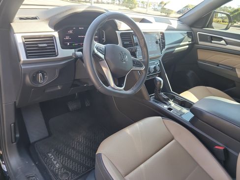 Used 2023 Volkswagen Atlas Cross Sport SE image 21