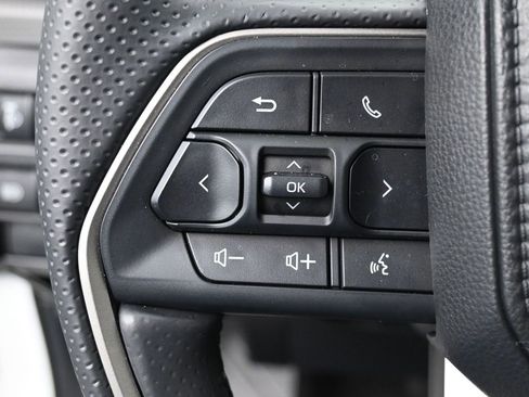 Certified 2025 Toyota 4Runner Limited image 18