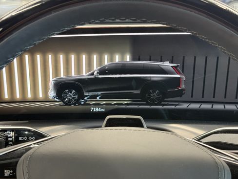 Used 2026 Cadillac Vistiq Platinum w/ LPO, Floor Liner Package AWD/4WD image 12