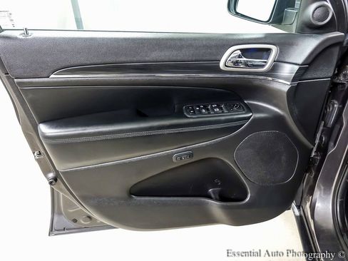 Used 2021 Jeep Grand Cherokee Limited image 21