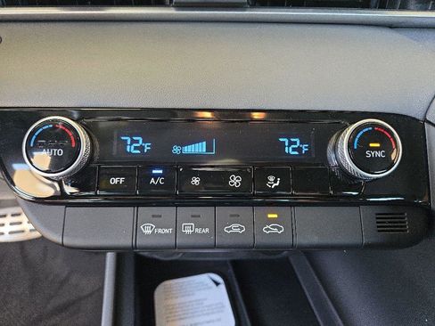 New 2026 Hyundai Elantra Sport FWD image 18