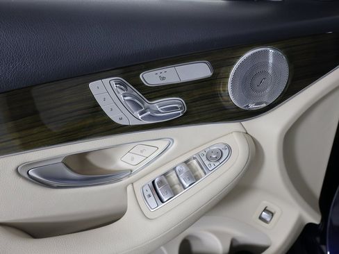 Used 2017 Mercedes-Benz GLC 300 4MATIC image 20