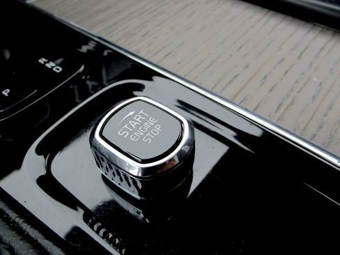 Used 2023 Volvo S90 B6 Plus w/ Protection Package Premier image 31