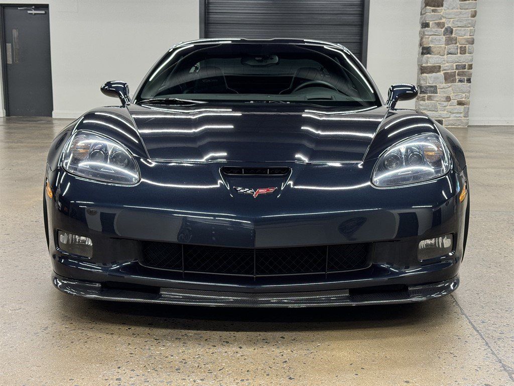 Used 2013 Chevrolet Corvette Z06 w/ 3LZ Preferred Equipment Group RWD image 2