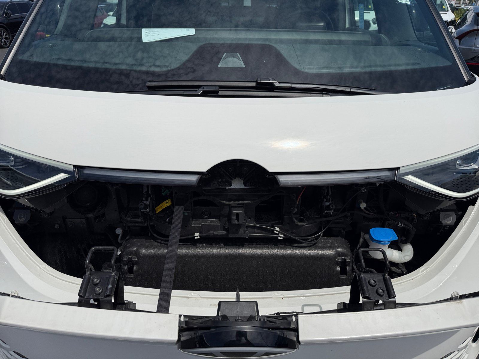 Certified 2025 Volkswagen ID. Buzz Pro S RWD image 20