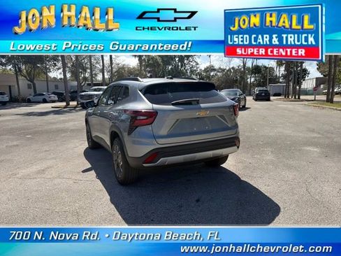 Used 2026 Chevrolet Trax LT w/ Driver Confidence Package image 9