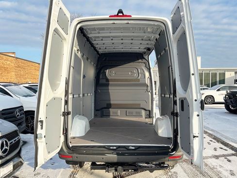 Used 2026 Mercedes-Benz Sprinter 2500 image 4