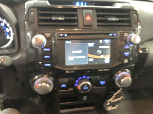 Used 2018 Toyota 4Runner TRD Off-Road Premium AWD/4WD image 13