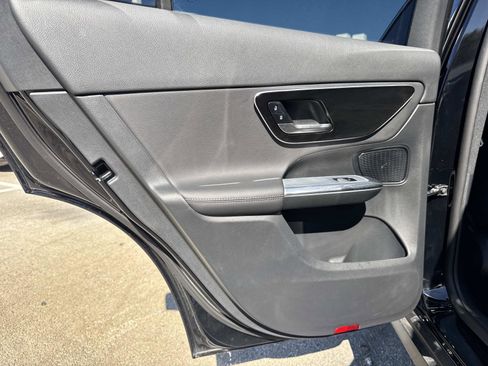 Certified 2025 Mercedes-Benz GLC 300 4MATIC image 11