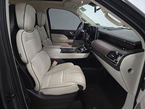 Used 2023 Lincoln Navigator Black Label AWD/4WD image 8