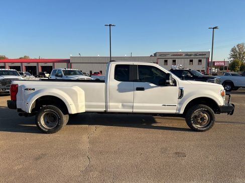 Used 2022 Ford F350 XL w/ Power Equipment Group image 4