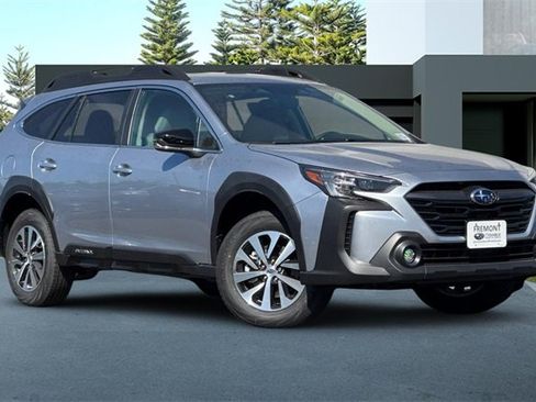 Used 2025 Subaru Outback Premium image 2