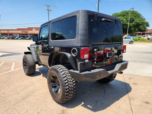 Used 2011 Jeep Wrangler Rubicon w/ PWR Convenience Group AWD/4WD image 3
