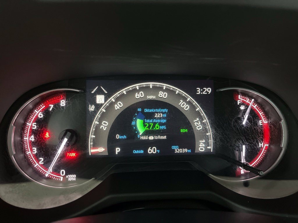 Used 2024 Toyota RAV4 LE AWD/4WD image 8