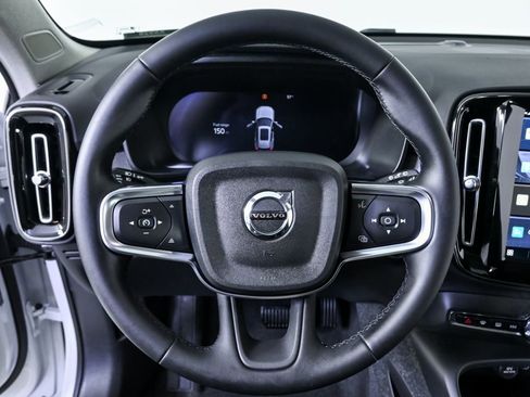 Certified 2025 Volvo XC40 B5 Plus image 10