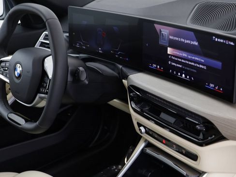 Certified 2025 BMW 330i xDrive Sedan w/ Convenience Package image 20