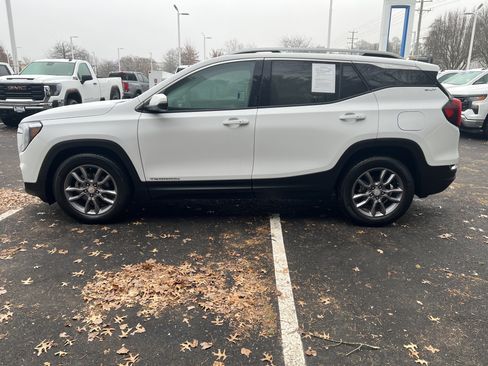 Used 2023 GMC Terrain SLT image 7