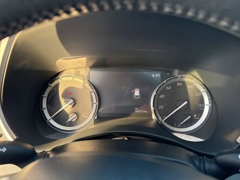 Used 2022 Toyota Highlander XLE image 16