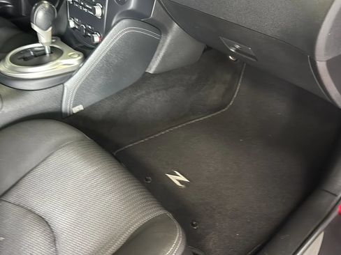 Used 2016 Nissan 370Z Coupe RWD image 11