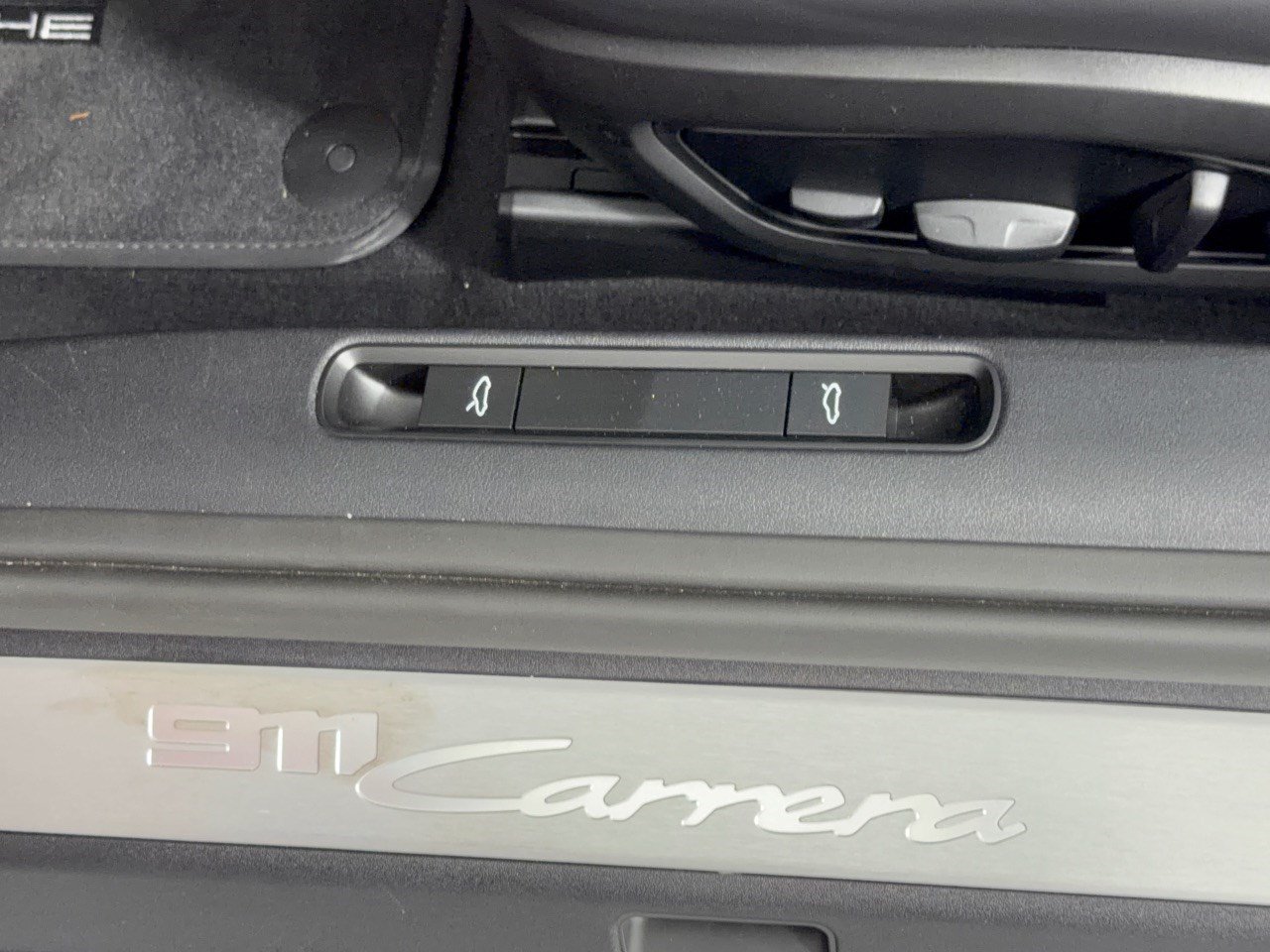 Certified 2025 Porsche 911 Carrera RWD image 28