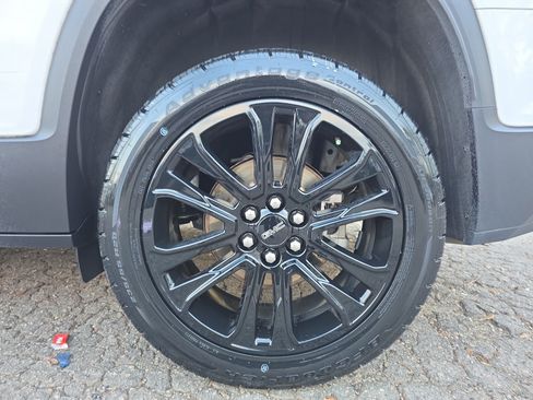Used 2022 GMC Acadia SLT w/ Elevation Edition FWD image 33