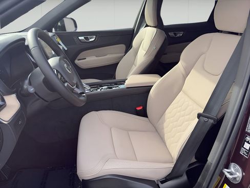 New 2026 Volvo XC60 B5 Core image 8