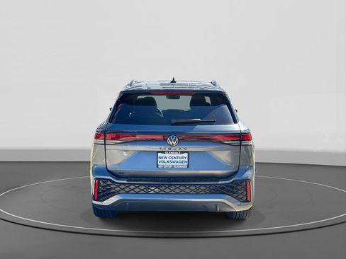 New 2026 Volkswagen Tiguan SE R-Line FWD image 4
