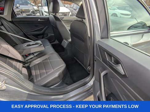 Used 2024 Volkswagen Jetta SE FWD image 14