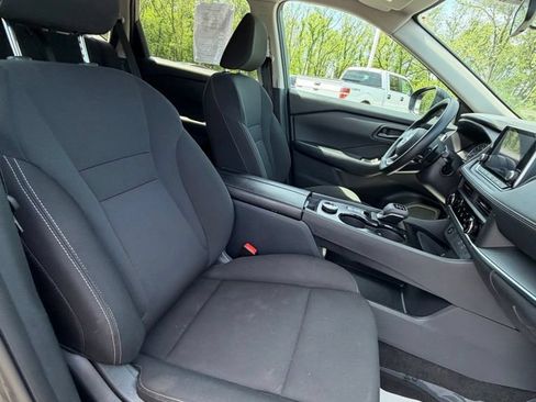 Used 2024 Nissan Rogue S AWD/4WD image 16