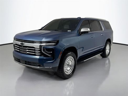 Used 2025 Chevrolet Suburban Premier image 10