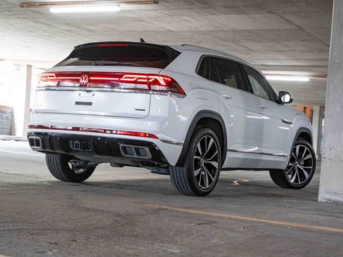 Certified 2025 Volkswagen Atlas Cross Sport SEL Premium R-Line AWD/4WD image 6