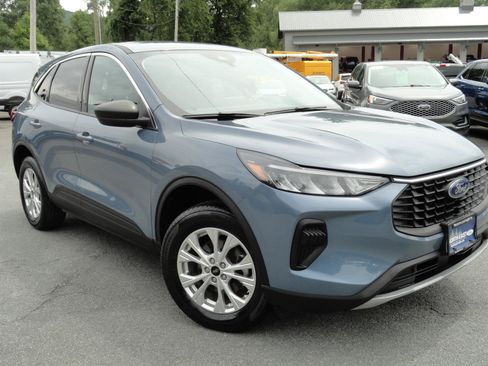 Used 2024 Ford Escape Active AWD/4WD image 9