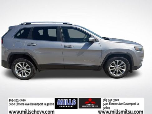 Used 2019 Jeep Cherokee Latitude w/ Popular Appearance Group FWD image 4