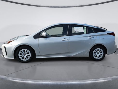 Used 2022 Toyota Prius L Eco image 6