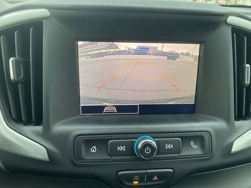 Used 2022 GMC Terrain SLE w/ Elevation Edition image 16