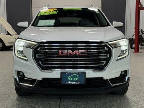 Certified 2024 GMC Terrain SLT w/ Infotainment Package II AWD/4WD image 8